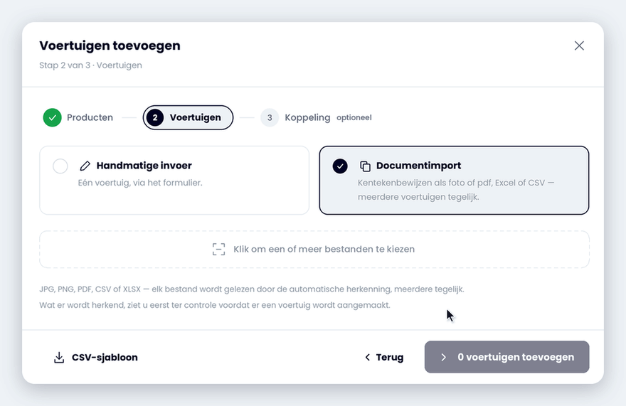 Controlescherm in Fleet Agent: contract- en voertuiggegevens uit een kentekenbewijs, klaar om het voertuig aan te maken